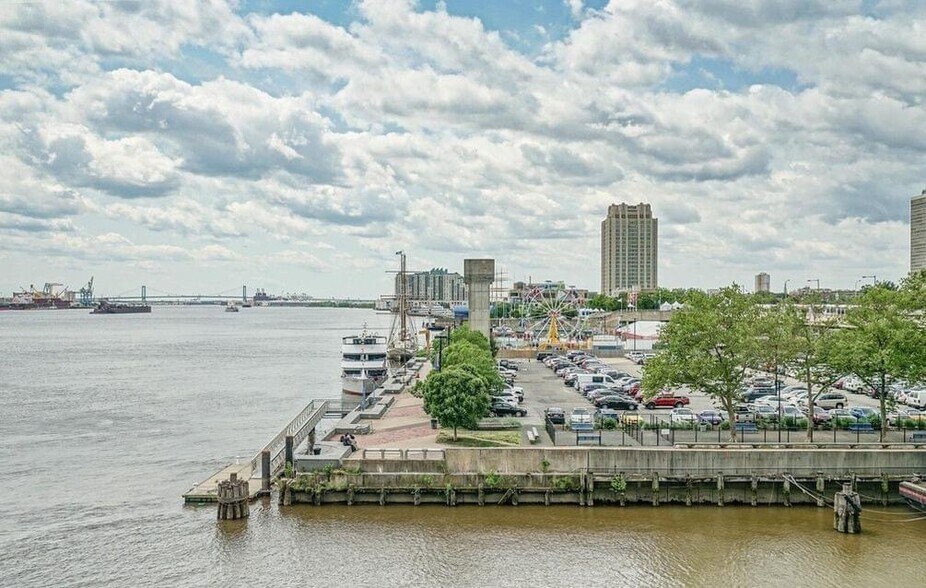 Building Photo - 3 N Christopher Columbus Blvd