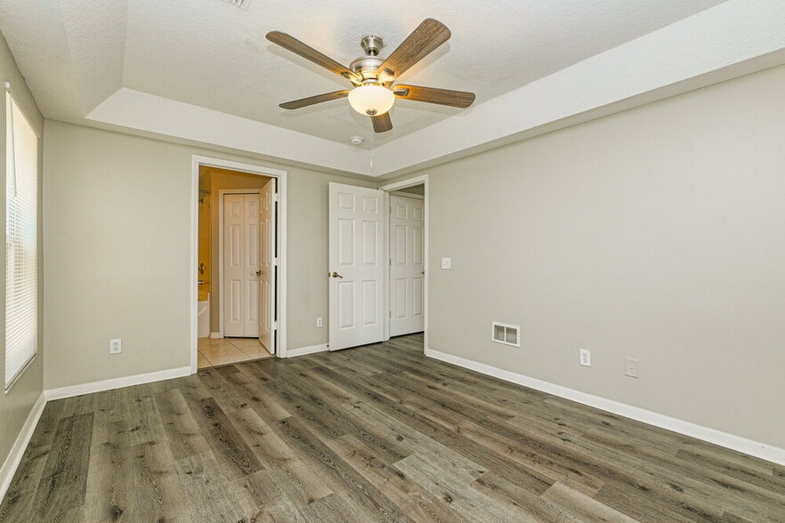 Building Photo - 1818 Horsechestnut Ct