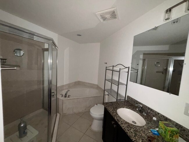 Building Photo - 1734 NE 6th St