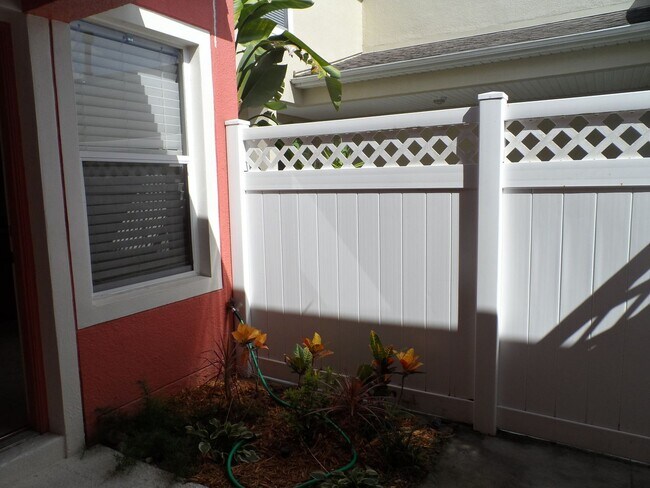 Building Photo - VICTORIA PARK TOWNHOUSE DEED RESTRICTED AREA WITH MANY AMENITIES AVAILABLE NOW