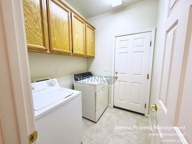 Building Photo - 1755 El Camino Verde Dr