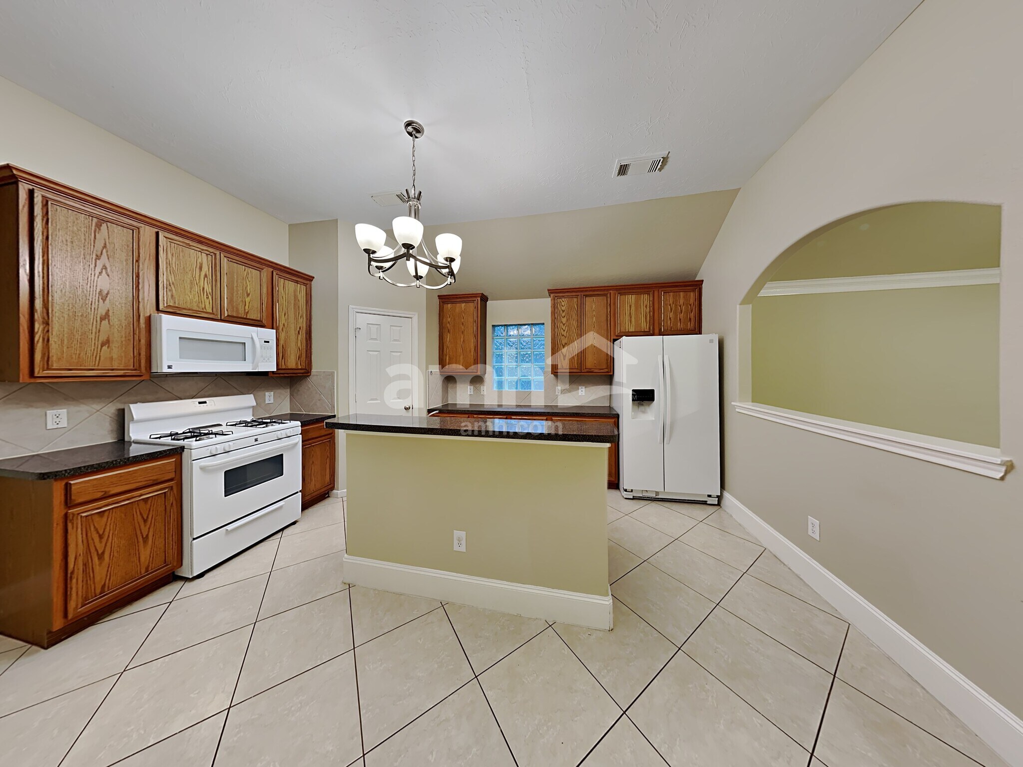 Building Photo - 15831 Collinsville Dr