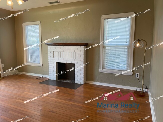 Building Photo - Charming Tudor Style Home 2 bedroom 1 bath...