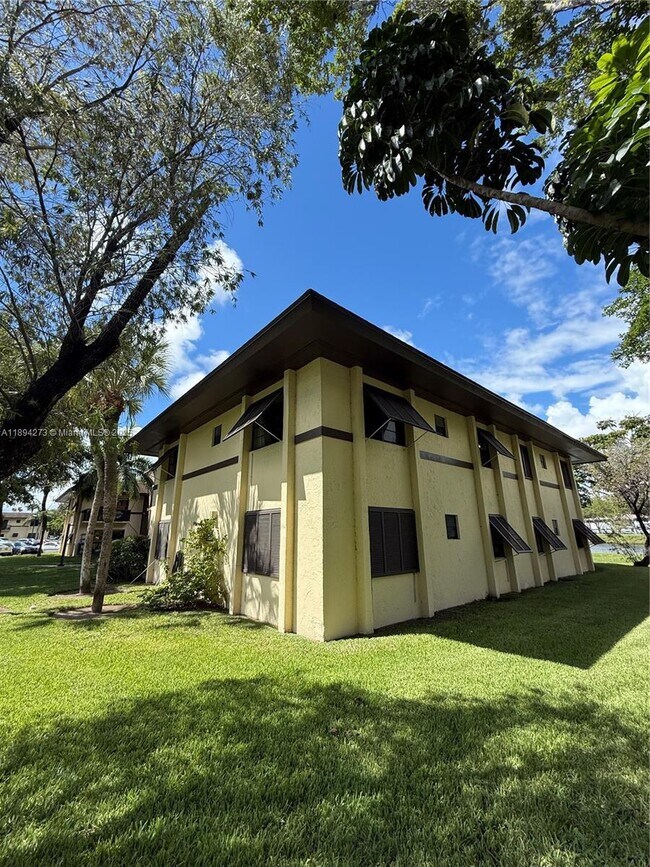 Building Photo - 7925 SW 86th St