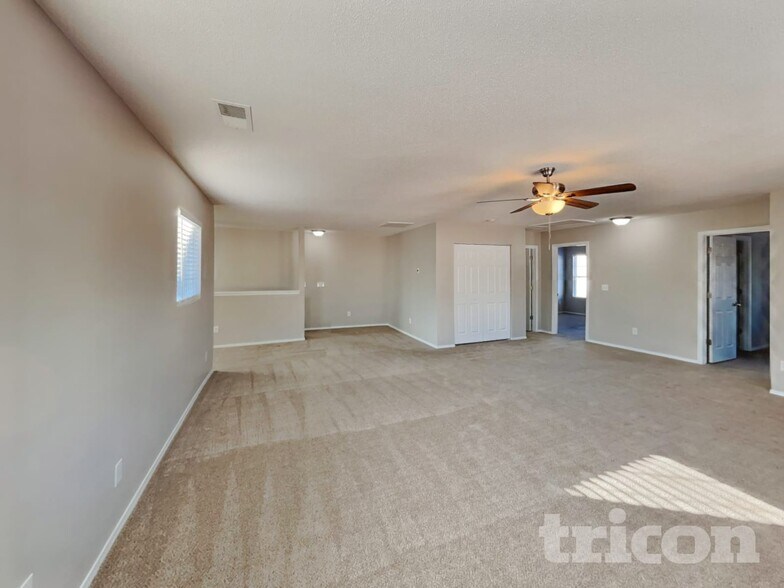 Building Photo - 933 Mailwood Dr