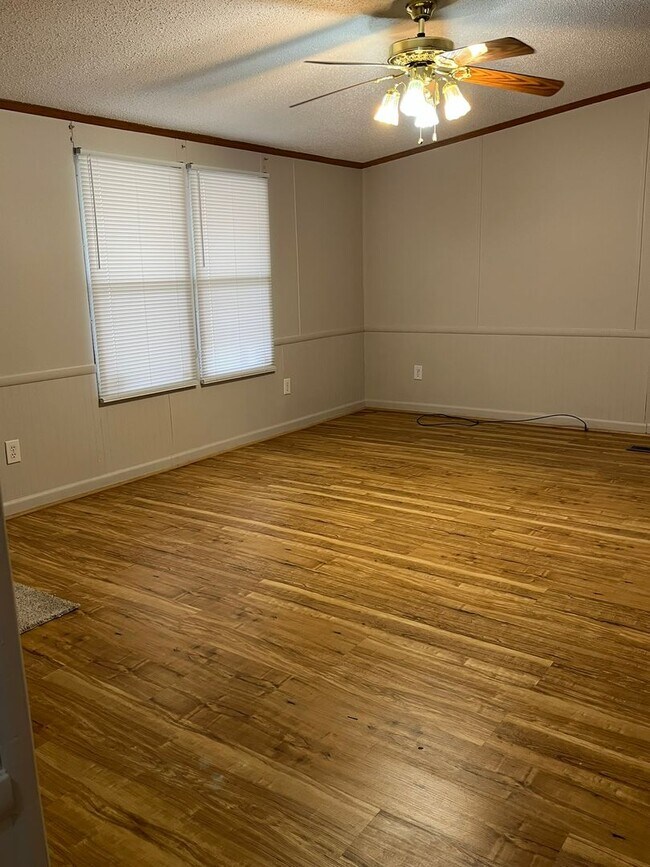 Building Photo - Lexington - Please call Lexington Office at 803-359-0793 to view