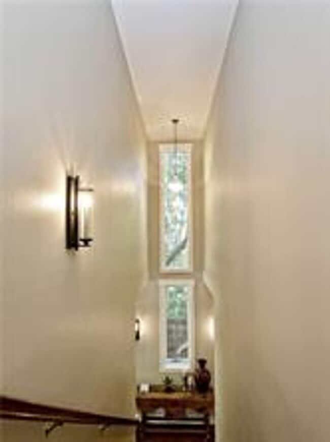 Building Photo - 804 E 47th St