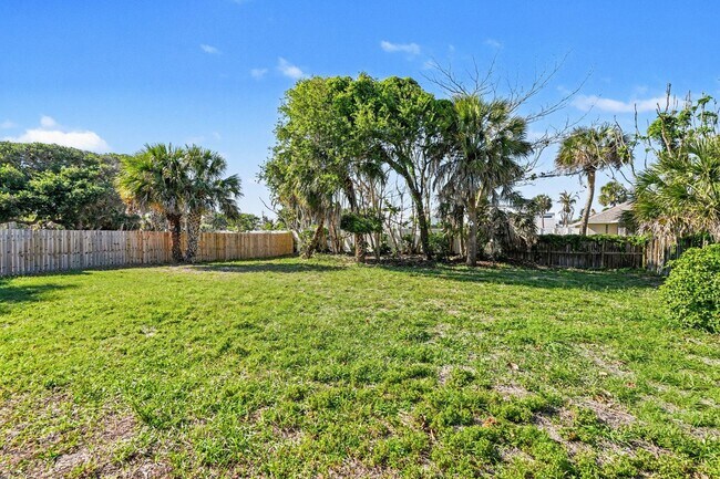 Building Photo - 108 Delvalle St