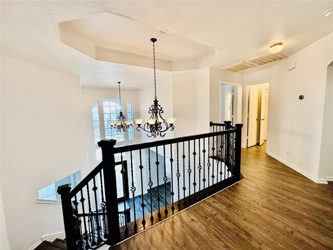 Building Photo - 901 Bethpage Dr