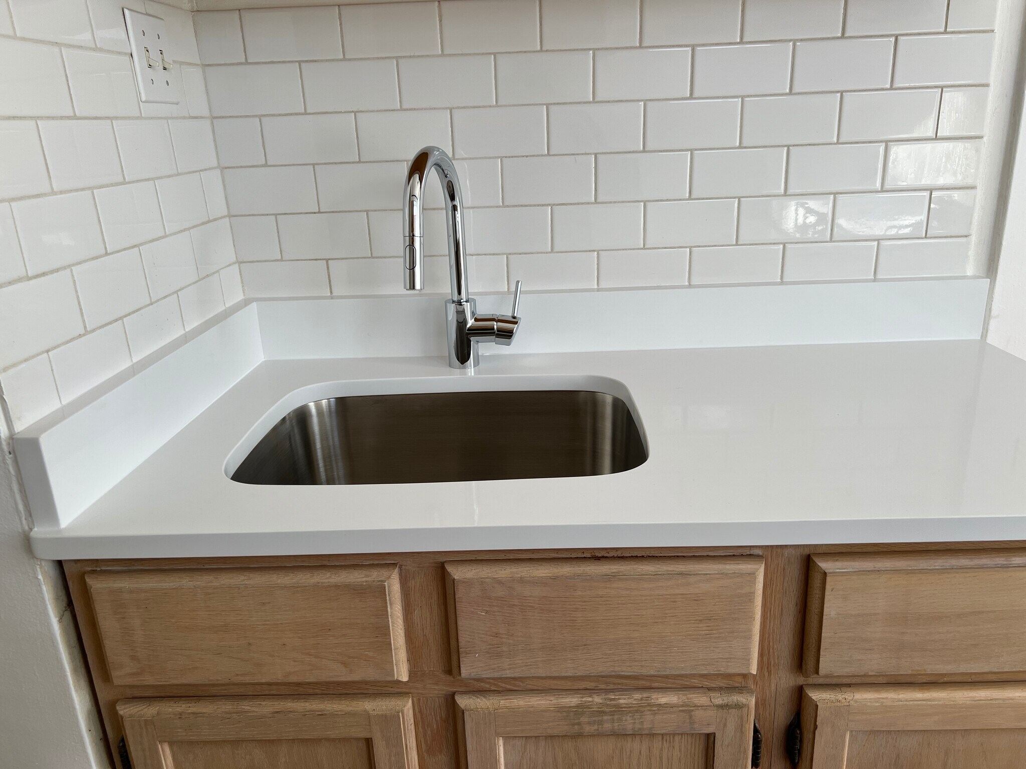 NEW 10" deep SS, under mount kitchen sink. - 1005 Algonquin Road