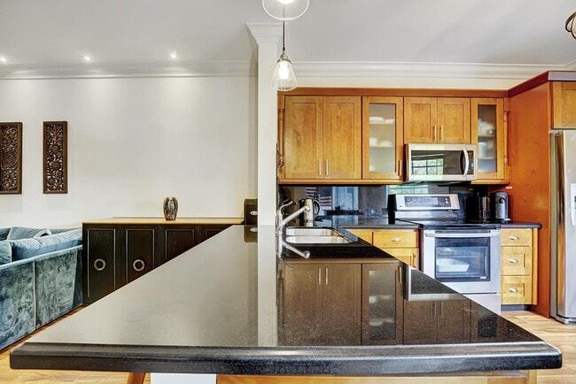 Building Photo - 6555 Via Regina