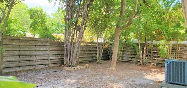 Building Photo - 2541 Floyd St