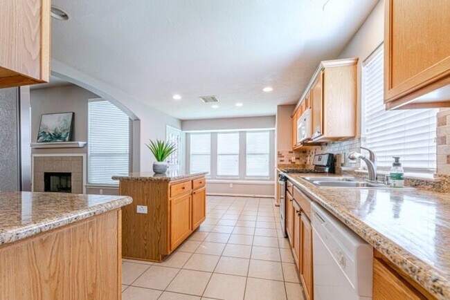 Building Photo - 2302 Avery Park Dr