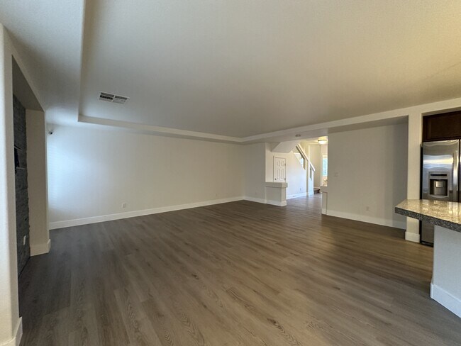 Building Photo - 6752 Philharmonic Ave