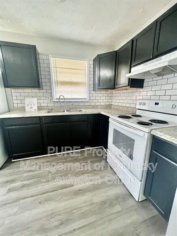 Building Photo - 2483 Thornberry Ct