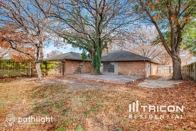 Building Photo - 100 Hacienda Dr