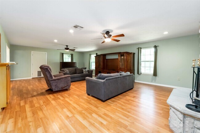 Building Photo - 5618 Avenue M 1/2