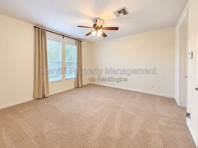 Building Photo - 304 Harry Ave N
