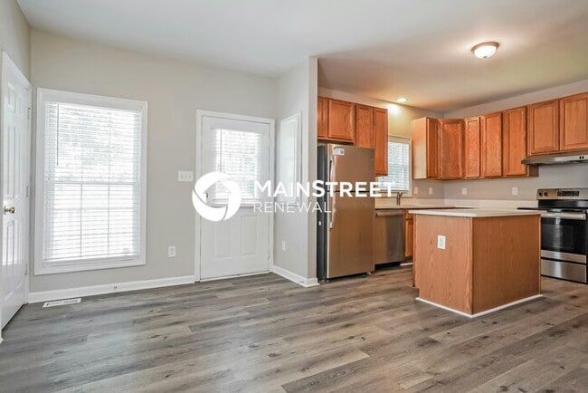 Building Photo - 4 Bedroom Pet-Friendly Home in Durham, NC with Main Street Renewal