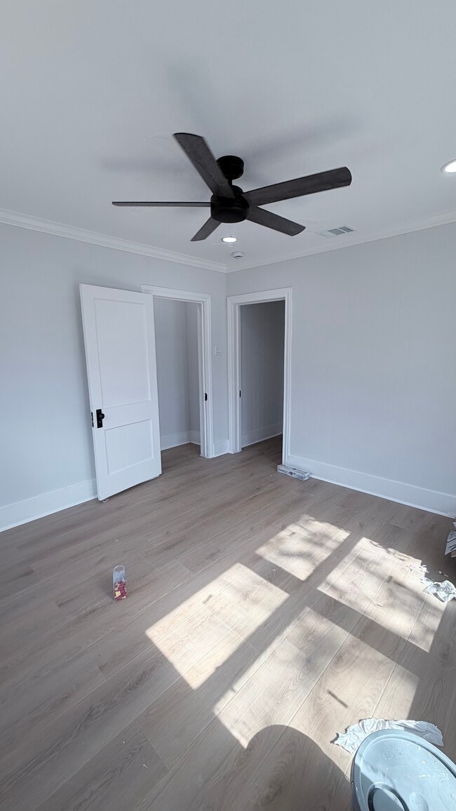 Building Photo - 4330 Coyle St