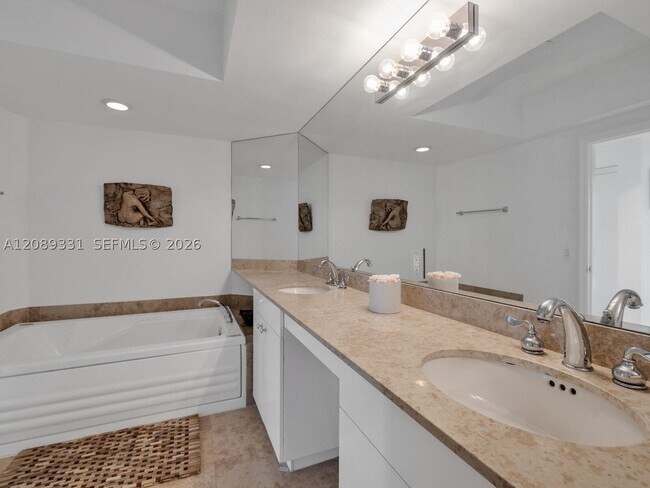 Building Photo - 4779 Collins Ave