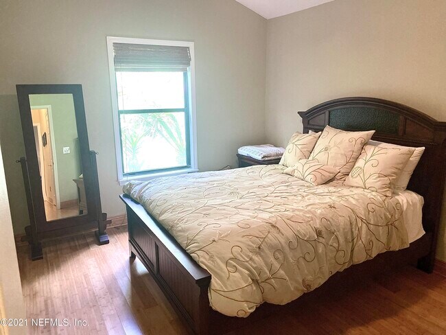 Building Photo - 8699 Canopy Oaks Dr