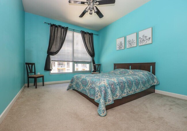 Building Photo - 711 Cosmopolitan Dr NE