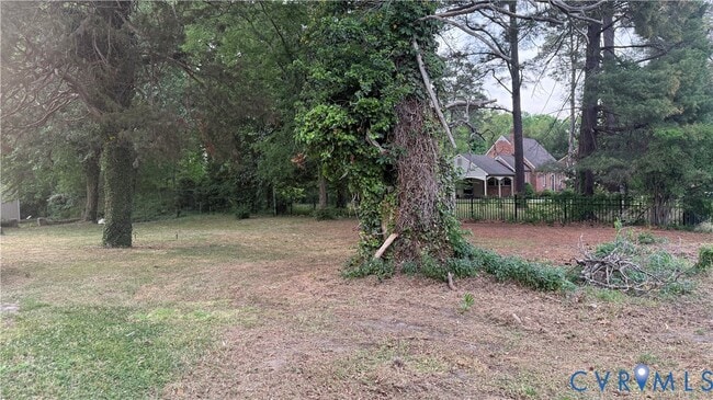 Building Photo - 335 Claremont St