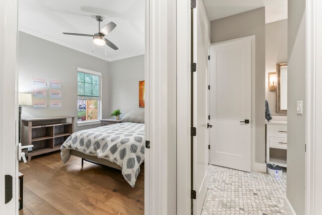 Building Photo - 3314 W Villa Rosa St