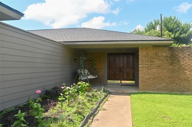 Building Photo - 5254 N Braeswood Blvd
