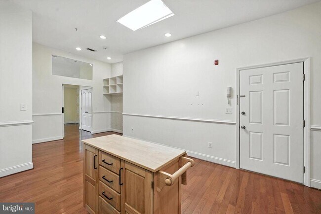 Building Photo - 408 Kennedy St NW