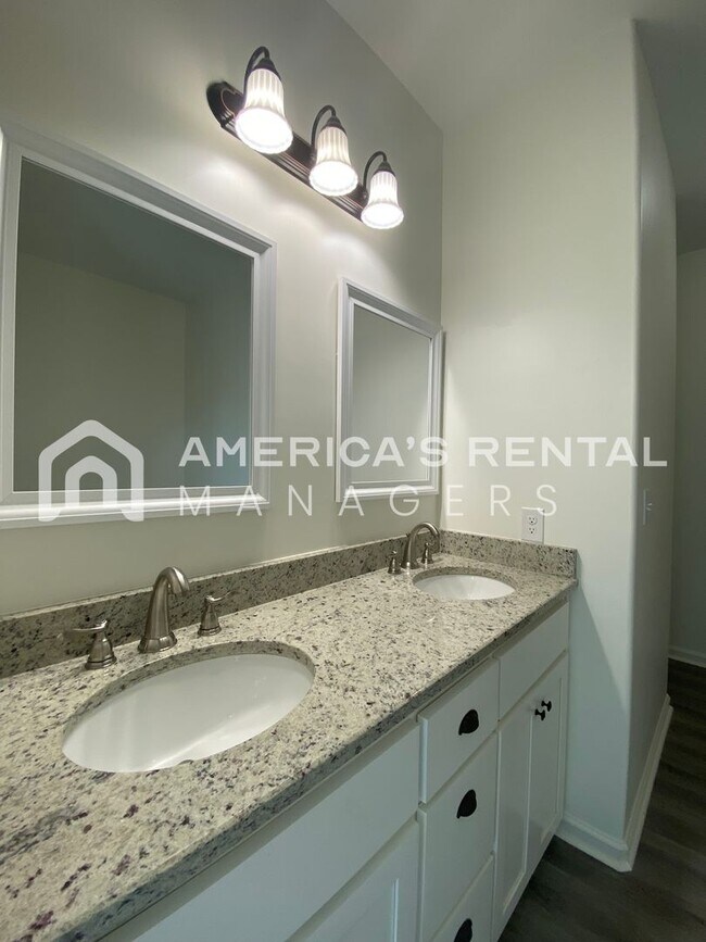 Building Photo - Home for Rent in Montgomery!!! DEPOSIT PENDING!