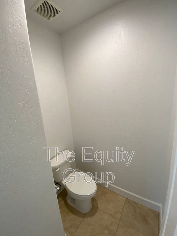 Building Photo - 1415 West Tyler Ct