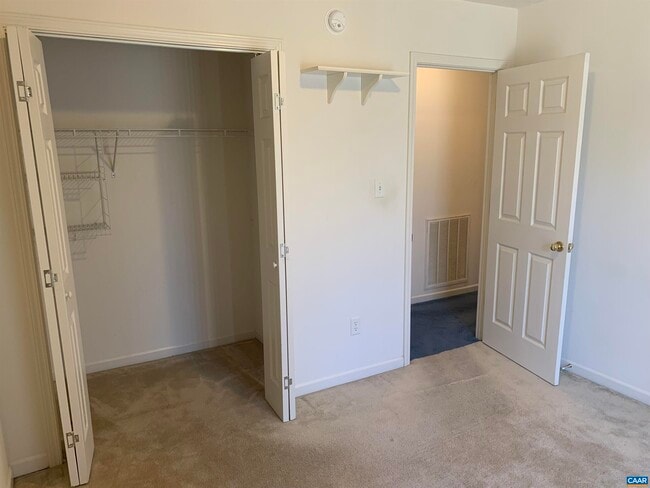 Building Photo - 7075 Maudes Ln