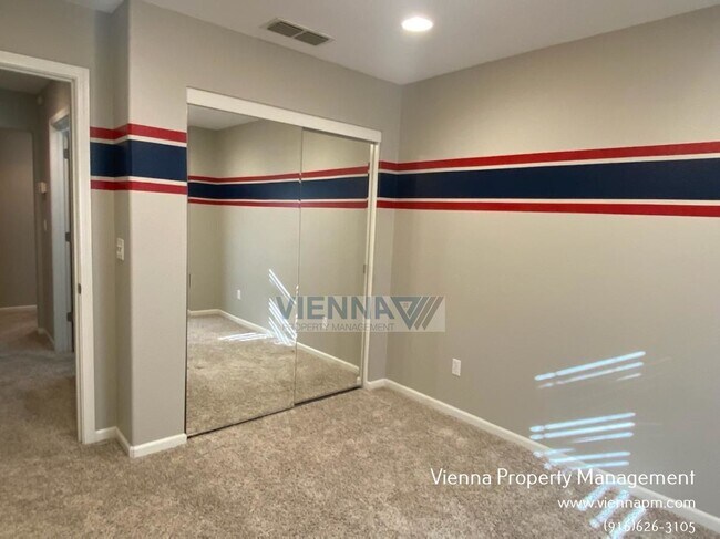 Building Photo - 131 Candela Cir