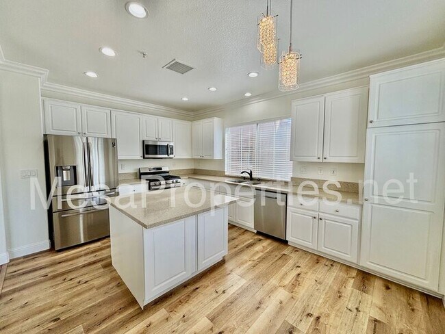 Building Photo - 5912 Pine Valley Dr