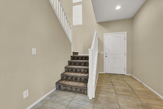 Building Photo - 7922 Blue Lake Peak St