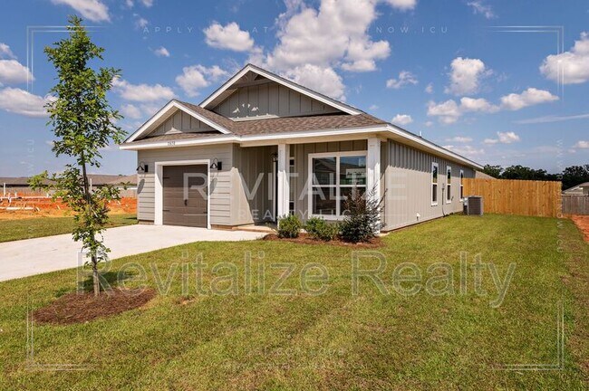 Building Photo - 13658 Addison Pl