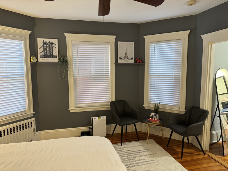 Building Photo - 72 Bakersfield St