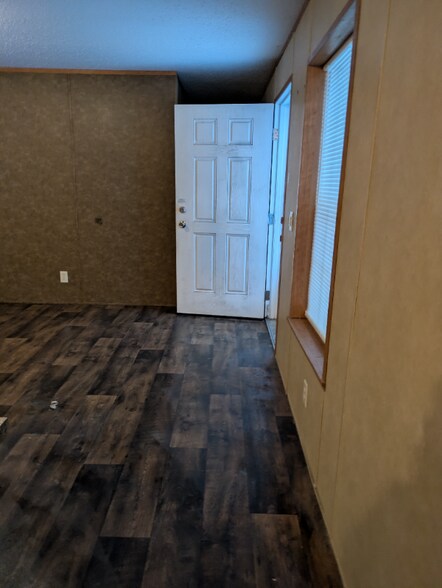 Building Photo - 1754 W Springville Rd