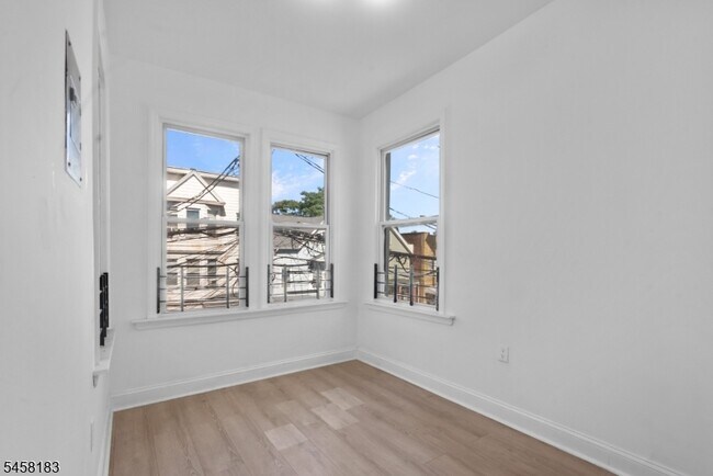 Building Photo - 15 Highland Ave