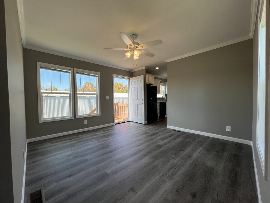 Building Photo - 215 Red Spruce Cir