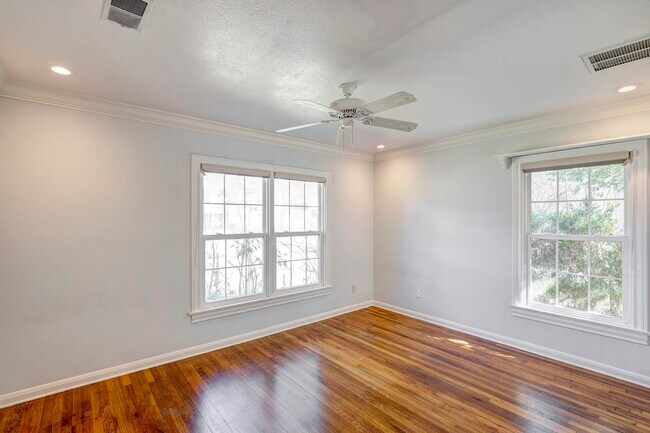 Building Photo - 1027 Althea Dr