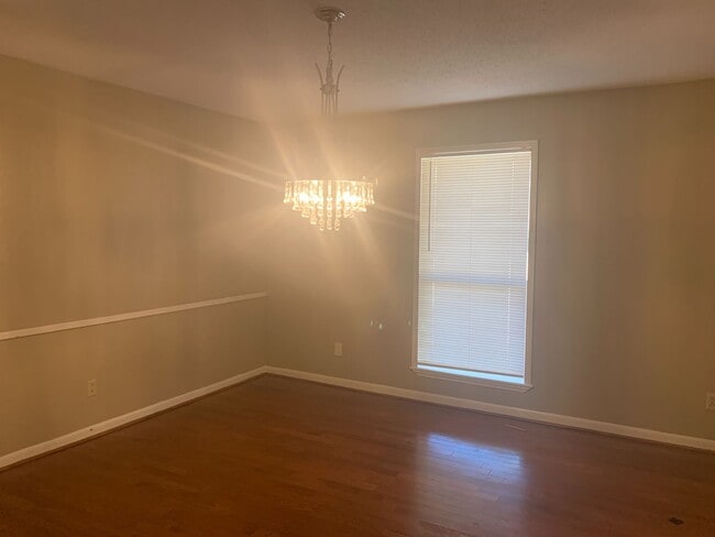 Building Photo - 3/2.5/2  LISD FENCED YARD PET FRIENDLY