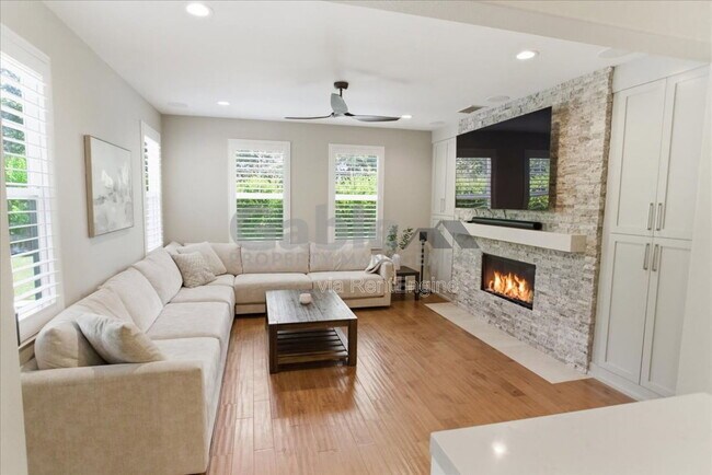 Building Photo - 26882 Greenleaf Ct