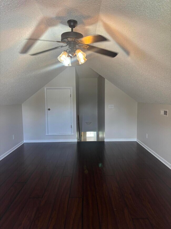 Building Photo - 20 Walden Cir