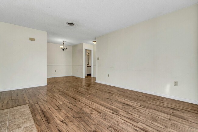 Building Photo - 110 Heywood Rd