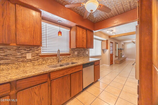 Building Photo - 3021 Fierro Dr