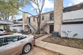 Building Photo - 10733 Braes Bend Dr