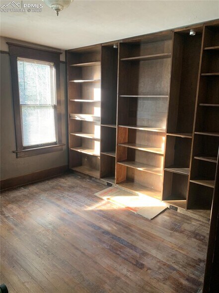 office/library - 119 Cheyenne Blvd